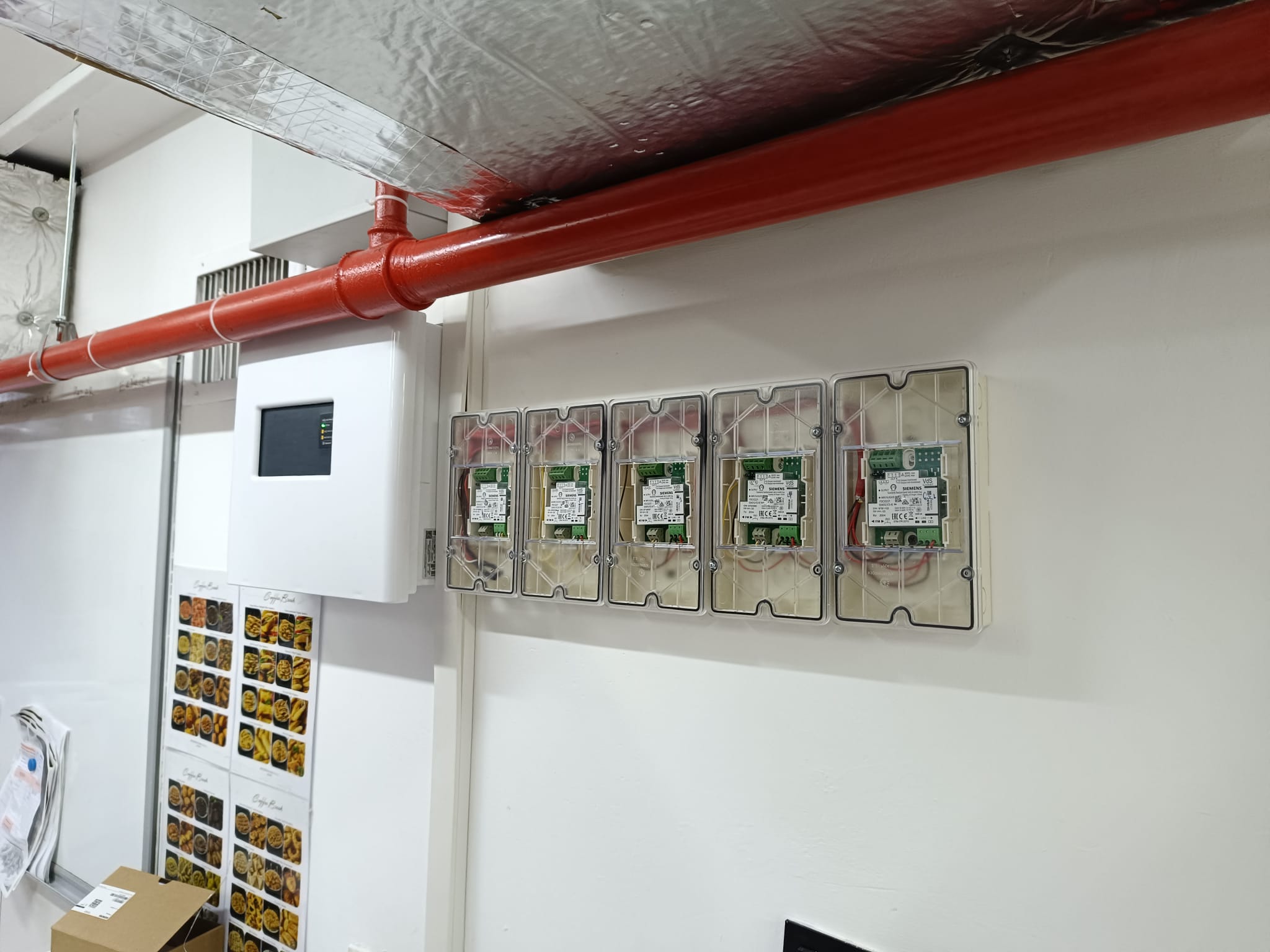 Adresli yangın alarm panosu ve Siemens modül grubu